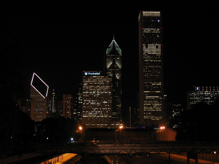 21 Chicago (night).JPG
